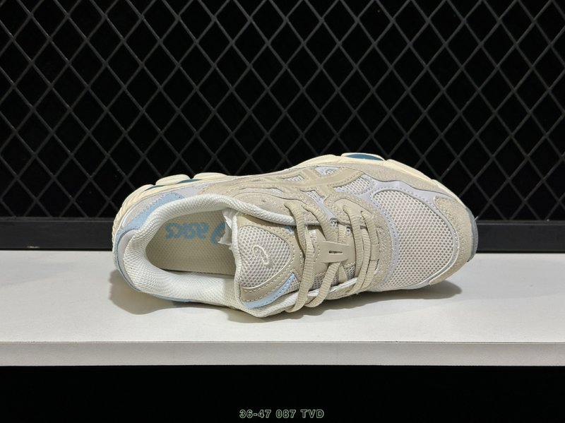 아식스 GEL-NYC 빈티지 스파이싱 로우탑 스니커즈 001-259890