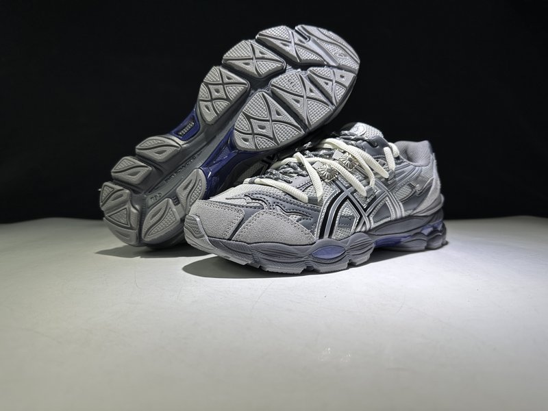 아식스 GEL-CUMULUS 16 두꺼운 밑창 캐주얼 001-260046