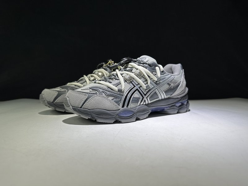 아식스 GEL-CUMULUS 16 두꺼운 밑창 캐주얼 001-260046