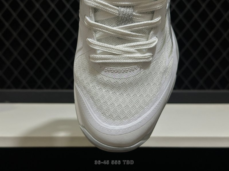 아식스 GEL-TACTIC 12 쿠션 통기성 운동화 001-260068