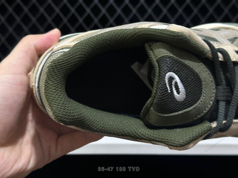 아식스 GEL-K1011 로우탑 러닝화 001-260072