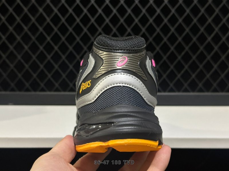아식스 GEL-K1011 로우탑 러닝화 001-260085