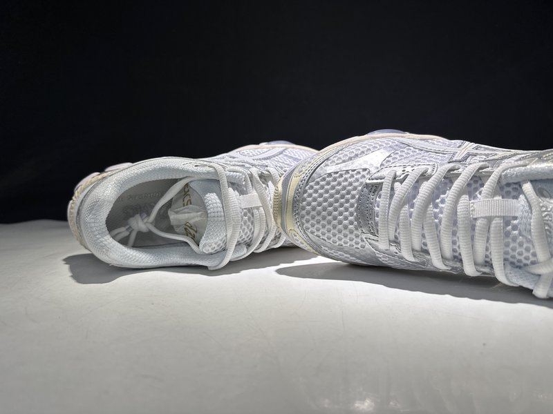 아식스 미끄럼 방지 내구성 포츠화 001-260111