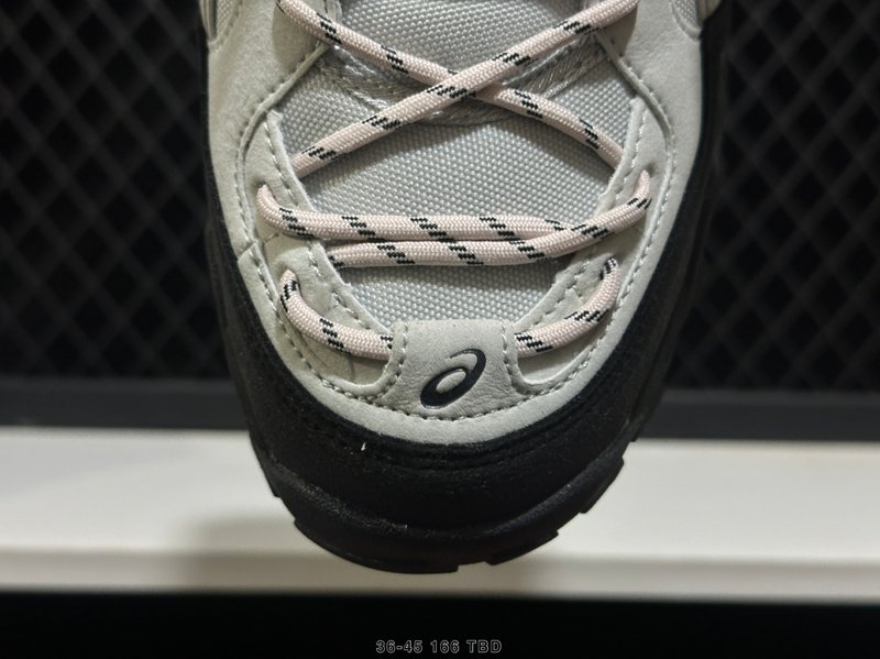 아식스 아웃도어 트레킹 쿠션 미끄럼 방지 운동화 001-260218