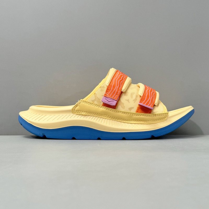 HOKA ORA Luxe 가벼운 쿠션 슬립온 샌들 001-260240