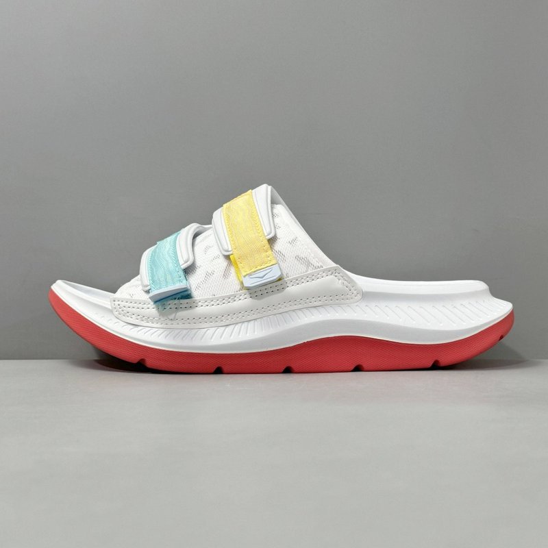 HOKA ORA Luxe 쿠션 경량 샌들 001-260241