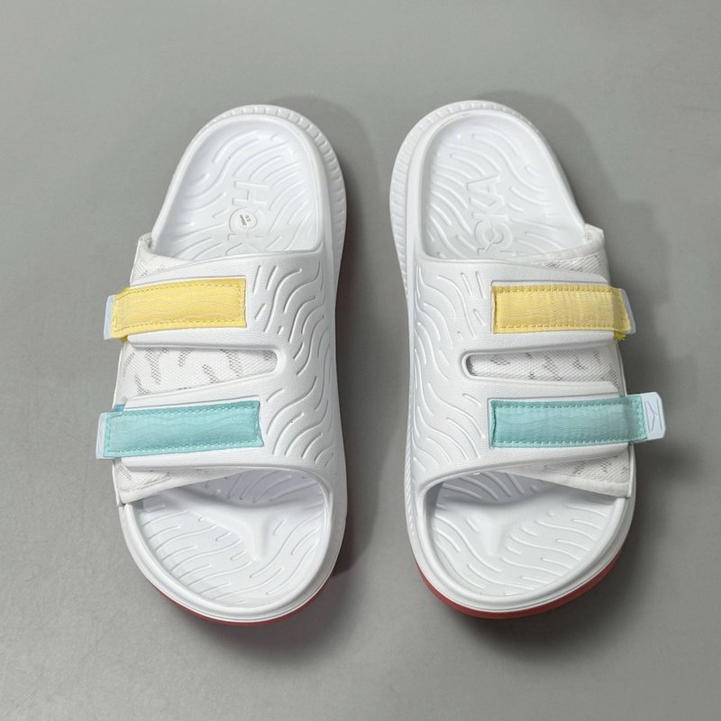 HOKA ORA Luxe 쿠션 경량 샌들 001-260241