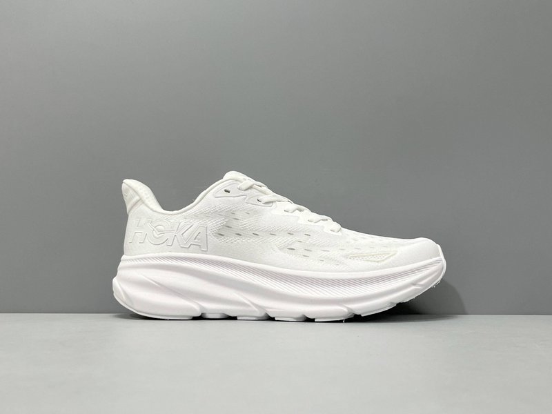 HOKA 클리프톤 9 화이트 로우탑 러닝화 001-260257