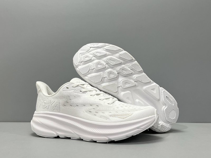 HOKA 클리프톤 9 화이트 로우탑 러닝화 001-260257