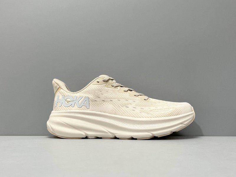 HOKA 클리프톤 9 로우탑 러닝화 001-260259