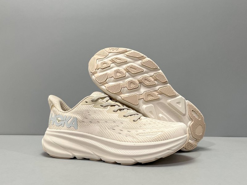 HOKA 클리프톤 9 로우탑 러닝화 001-260259