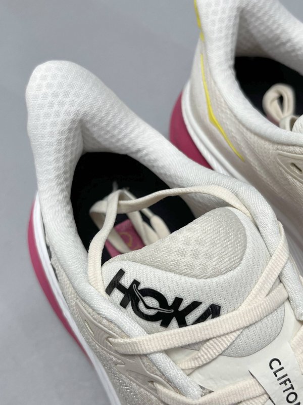 HOKA 클리프톤 9 여성용 편안한 러닝화 001-260262
