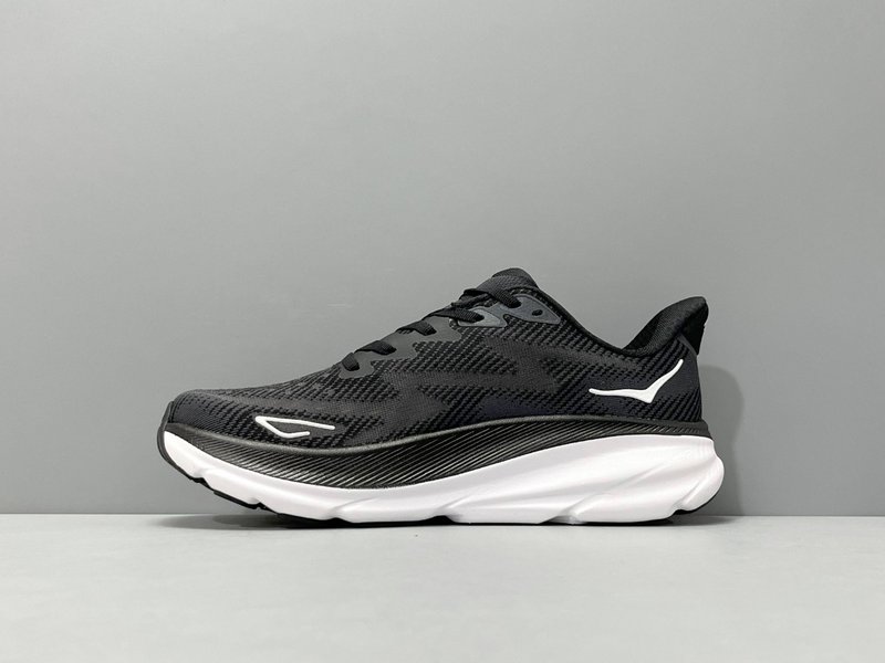 HOKA 클리프톤 9 로우탑 러닝화 001-260263