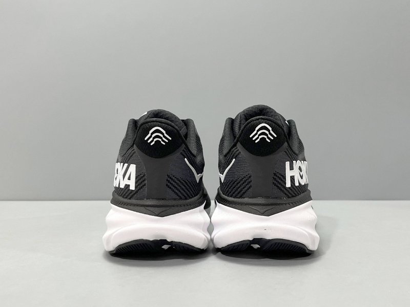 HOKA 클리프톤 9 로우탑 러닝화 001-260263