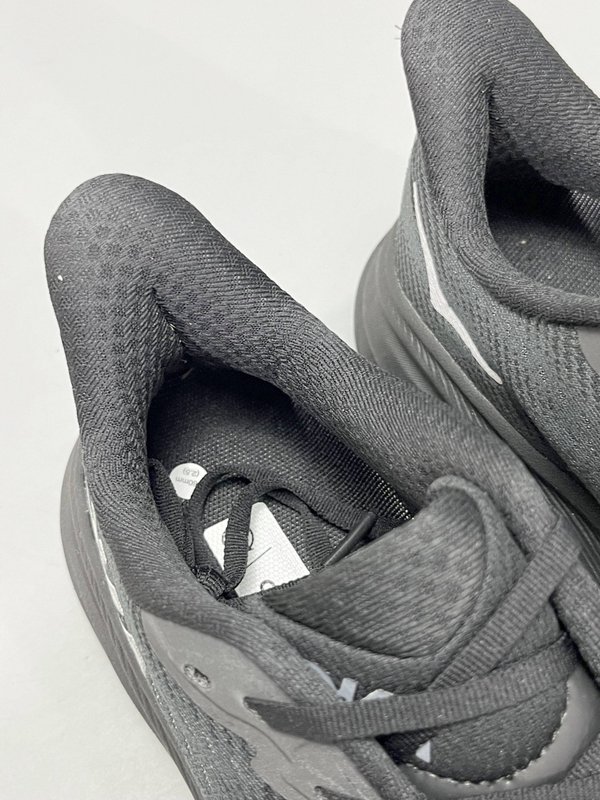 HOKA 클리프톤 9 블랙 워터프러프 러닝화 001-260275