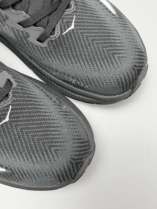 HOKA 클리프톤 9 블랙 워터프러프 러닝화 001-260275