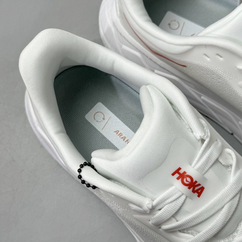 HOKA Arahi7 여성용 화이트 러닝화 001-260316