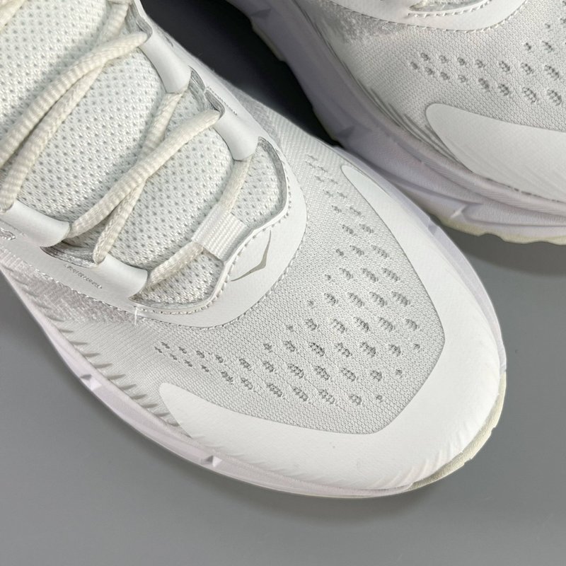 HOKA 스카이라인 화이트 로우컷 아웃도어슈즈 남녀공용 001-260320