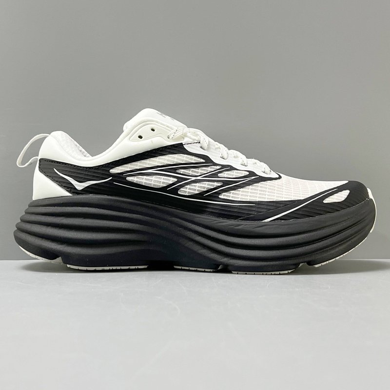 HOKA 본디 8 콜라보 블랙 화이트 러닝화 001-260337
