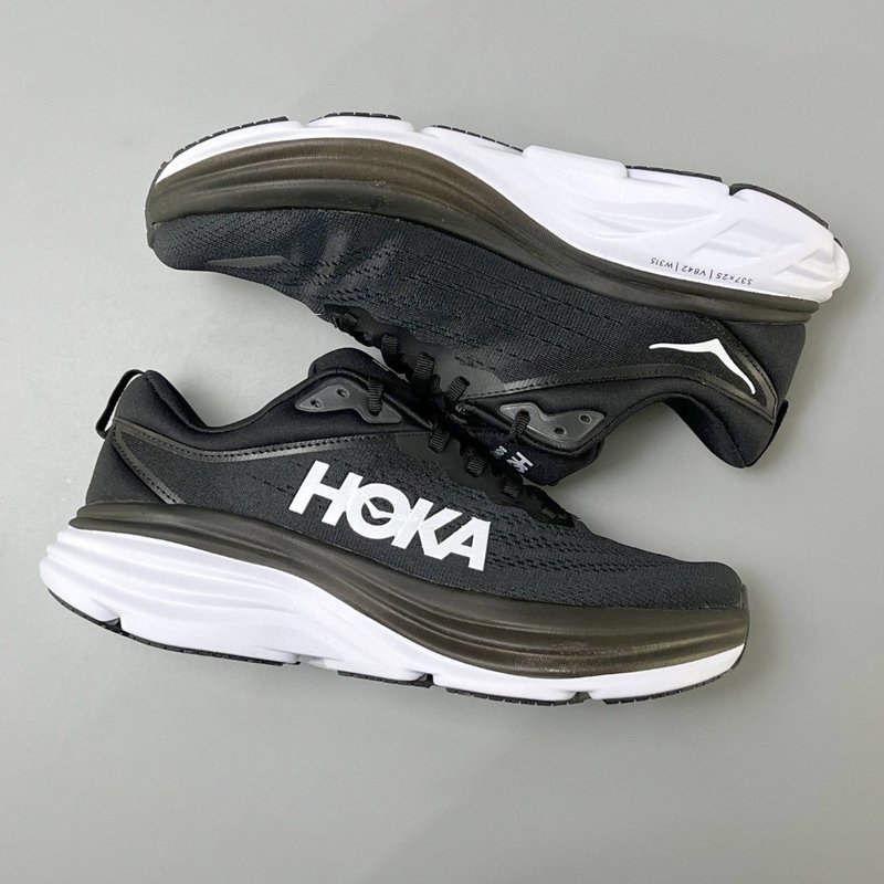 HOKA 본디 8 와이드 쿠션 러닝화 001-260410