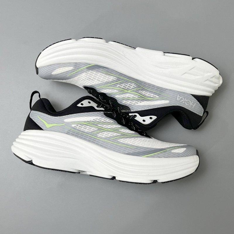 HOKA 본디 8 콜라보 로우탑 러닝화 001-260419