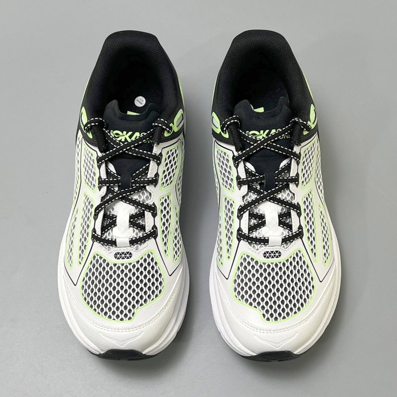 HOKA 클리프톤 9 세대 남녀 공용 러닝화 001-260425