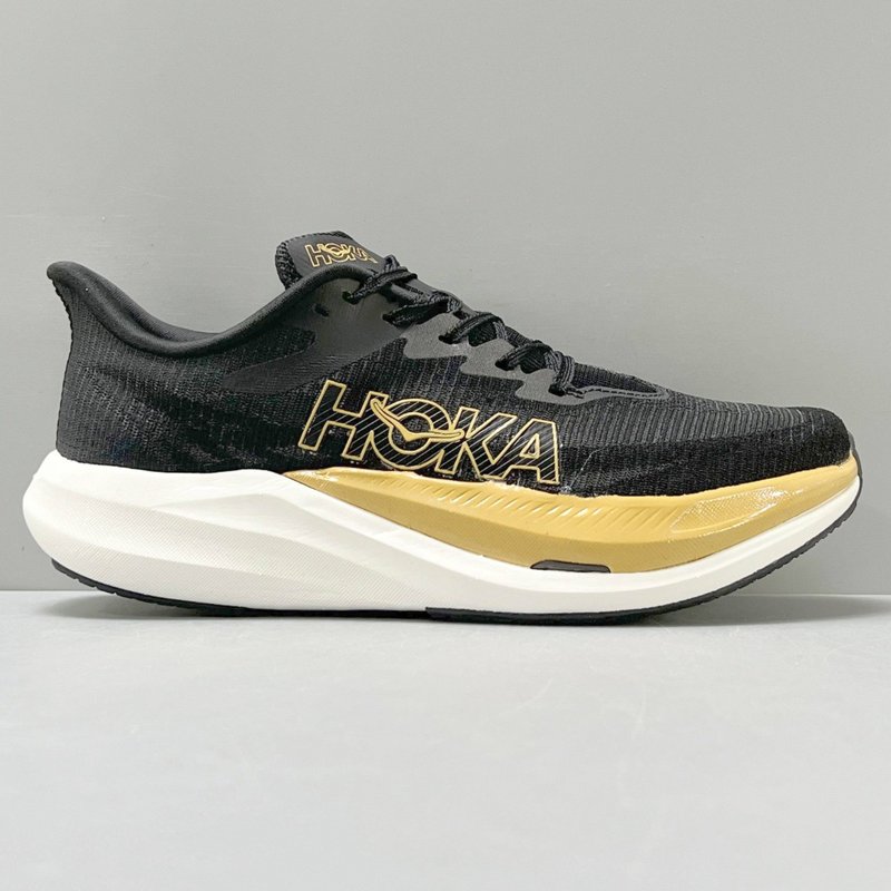 HOKA 로켓 시리즈 블랙 골드 러닝화 001-260429