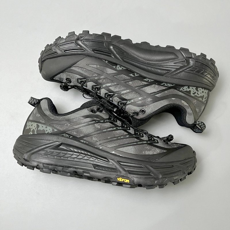 HOKA 본디 8 와이드 로우탑 러닝화 001-260456