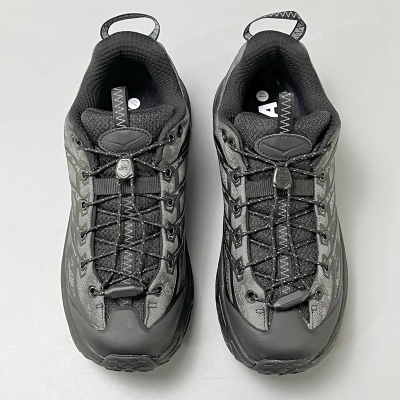 HOKA 본디 8 와이드 로우탑 러닝화 001-260471