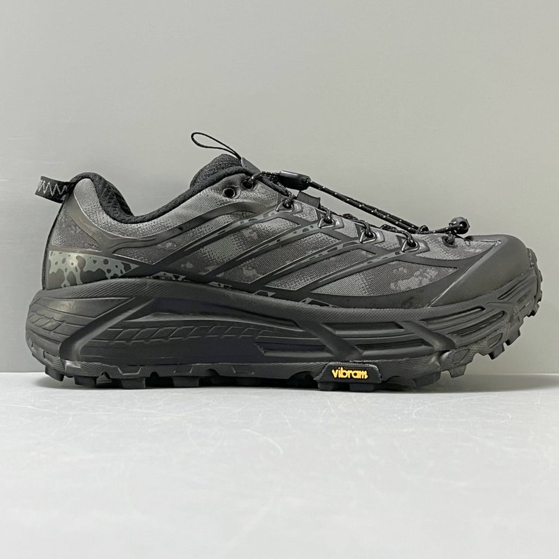 HOKA 본디 8 와이드 로우탑 러닝화 001-260471