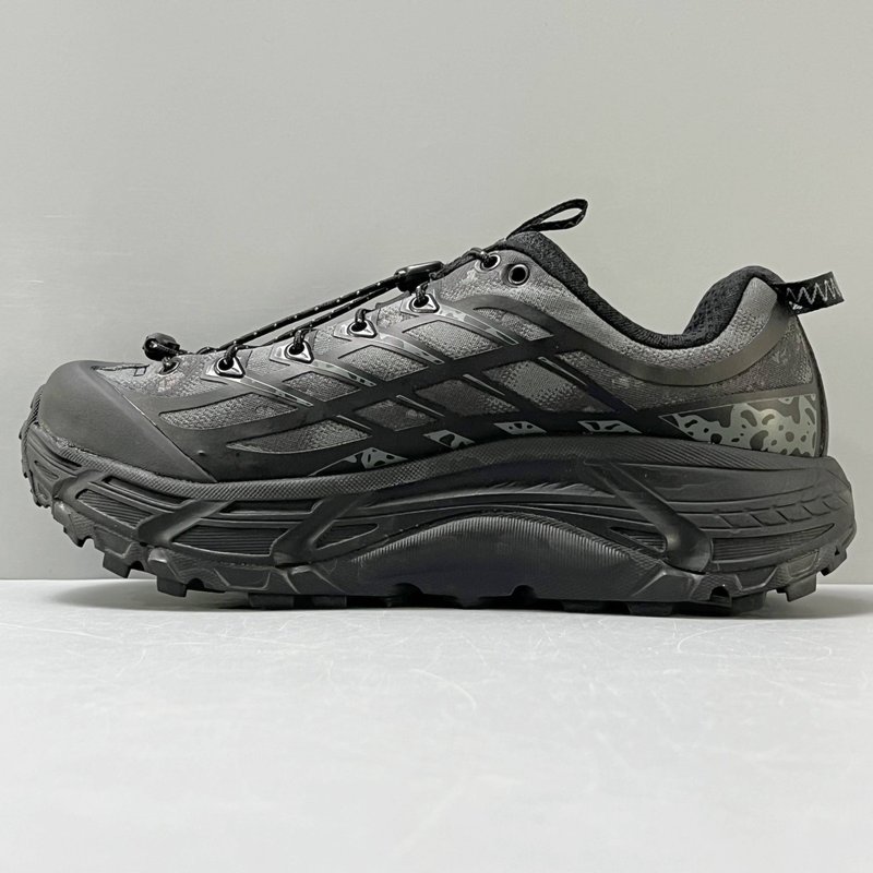 HOKA 본디 8 와이드 로우탑 러닝화 001-260471