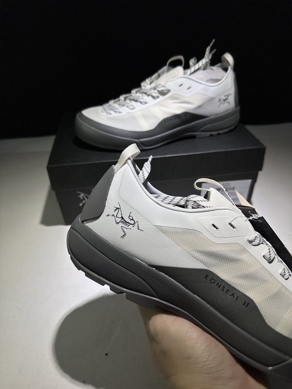 아크테릭스 KONSEAL LT W 남성 트레일 러닝화 001-260502