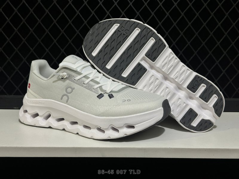 온 클라우드틸트 운동화 001-260537