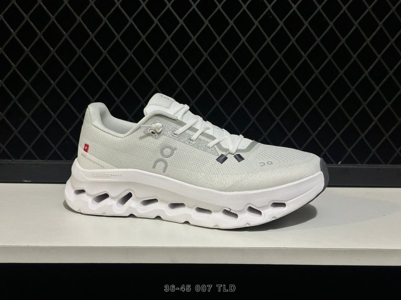 온 클라우드틸트 운동화 001-260537