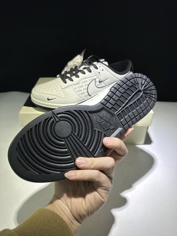 Supreme 콜라보 로우탑 캐주얼 스니커즈 001-260652