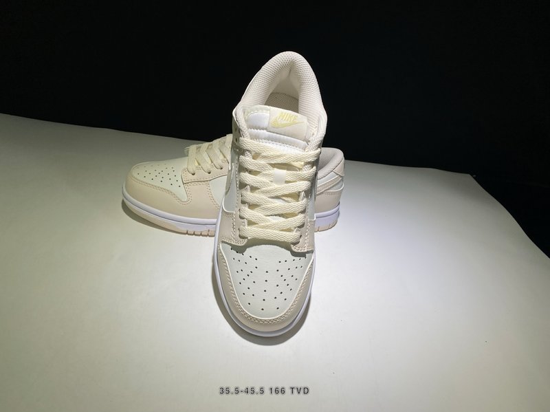 나이키 SB 덩크 로우 원피 로우탑 스니커즈 001-260809