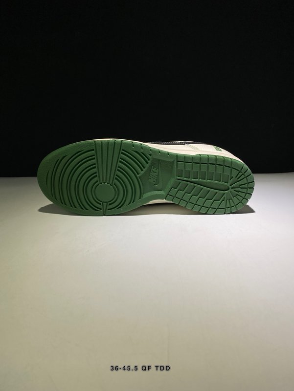 나이키 SB 덩크 로우 로우탑 캐주얼 스니커즈 001-260829