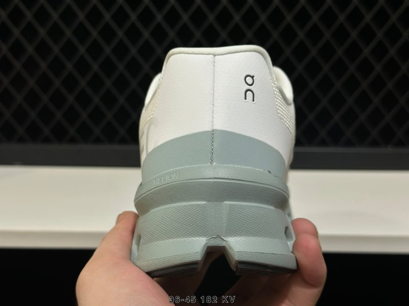 온 클라우드몬스터 하이퍼 경량 로우탑 러닝화 001-260937
