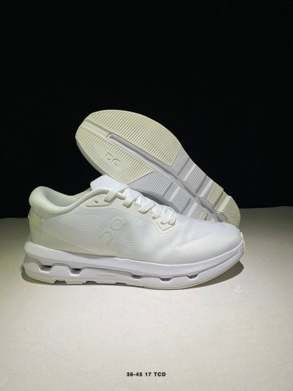 KITH x 온 클라우드존 로우탑 러닝화 001-260954