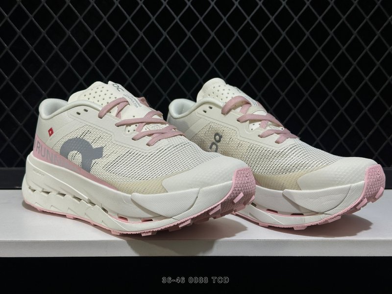 온 클라우드 울트라 3 가벼운 트레일 러닝화 001-260967