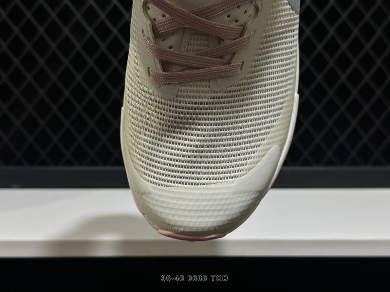 온 클라우드 울트라 3 가벼운 트레일 러닝화 001-260967