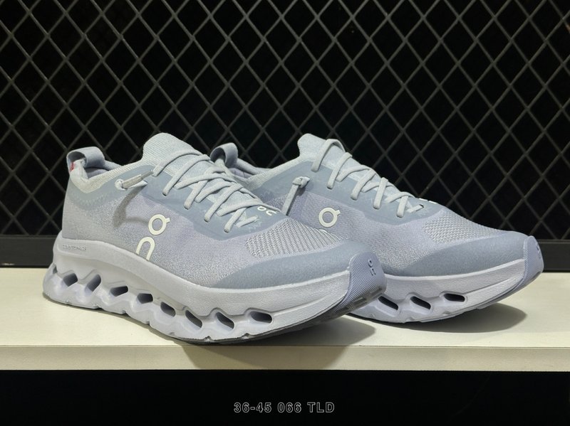 온 클라우드틸트 운동화 001-260999