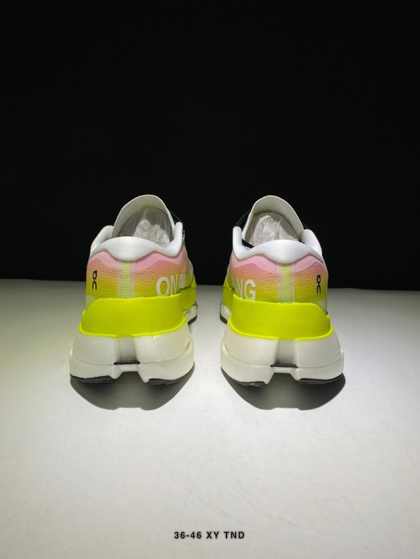 온 클라우드붐 맥스 마라톤 러닝화 001-261003