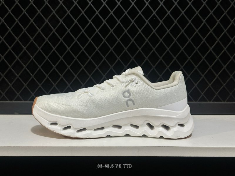 온 클라우드틸트 로우탑 러닝화 001-261157
