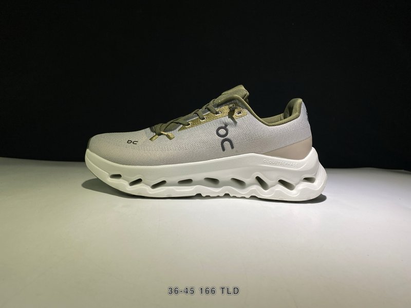 온 클라우드틸트 로우탑 러닝화 001-261167