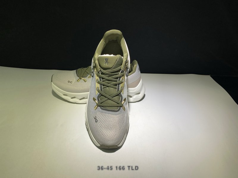 온 클라우드틸트 로우탑 러닝화 001-261167