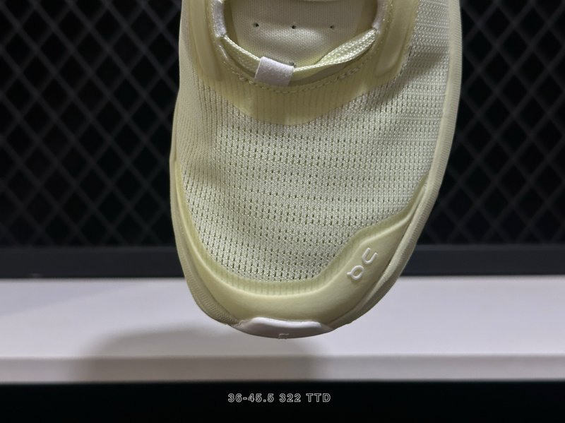 온 클라우드몬스터 빈티지 테크닉 로우탑 러닝화 001-261197