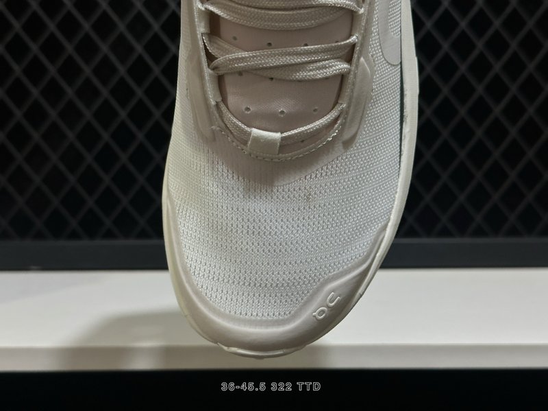 온클라우드 몬스터 빈티지 테크니컬 로우탑 러닝화 001-261198