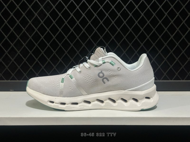 온 클라우드서퍼 로우탑 러닝화 001-261211
