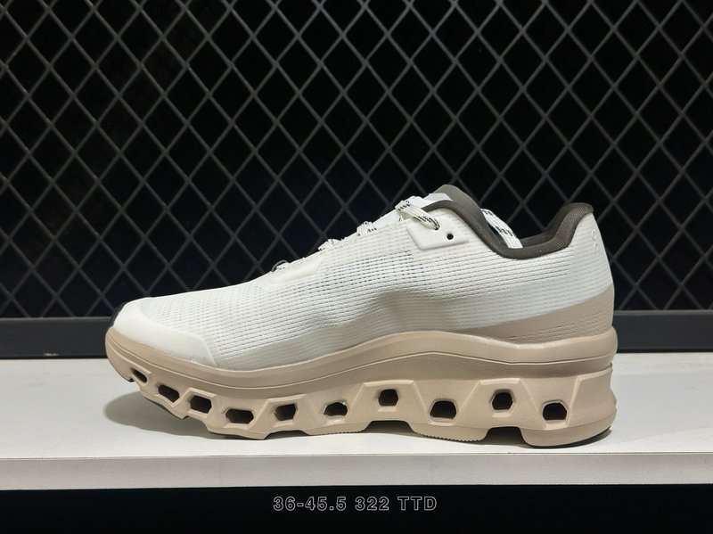 온 클라우드몬스터 경량 로우탑 러닝화 001-261214